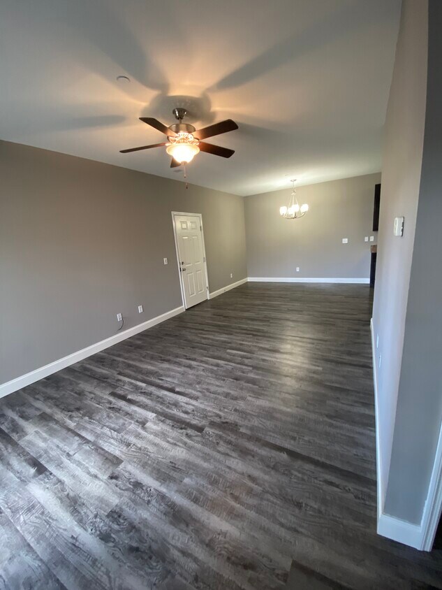 Foto principal - 6401 Brookfield Court Dr