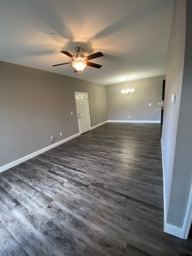Primary Photo - 6401 Brookfield Court Dr