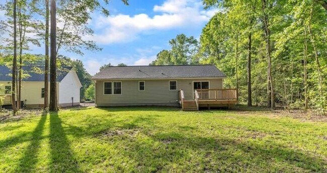 Foto del edificio - Newer 3-bedroom home available now in Colonial Beach!