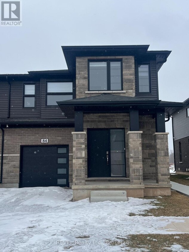 Primary Photo - 84 Acacia Rd