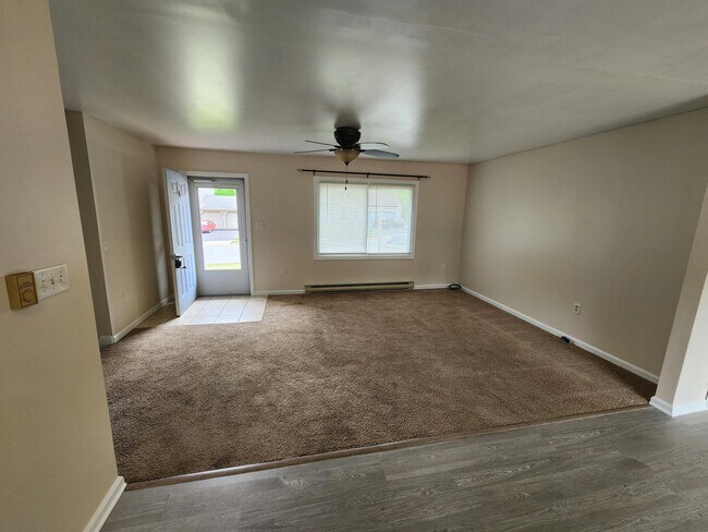 Building Photo - 37 Summers Dr