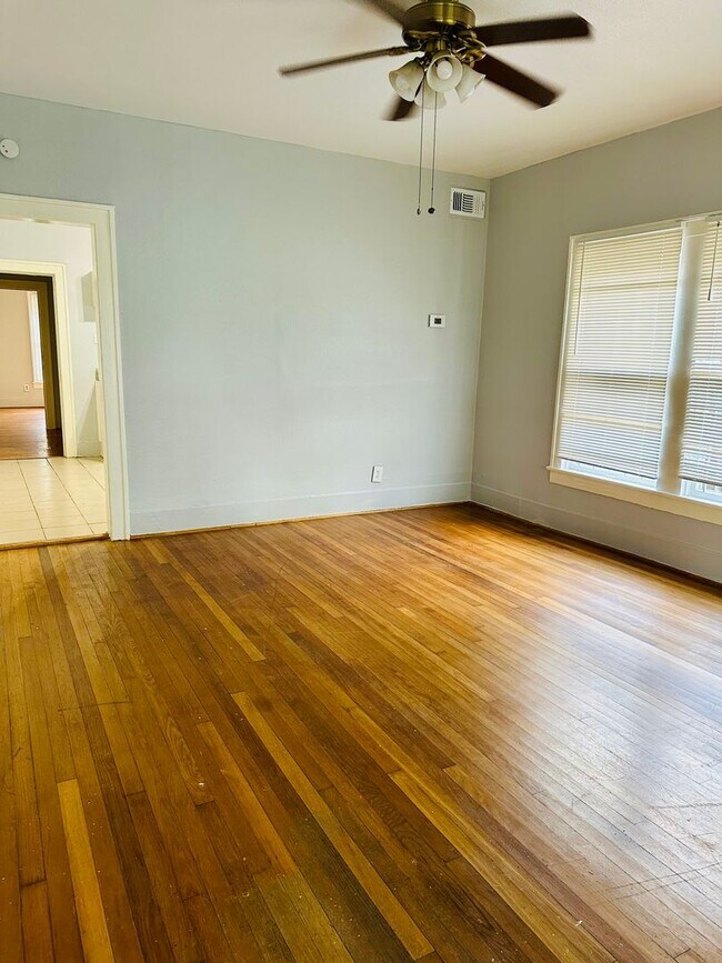 Foto del edificio - 4823 Jackson St