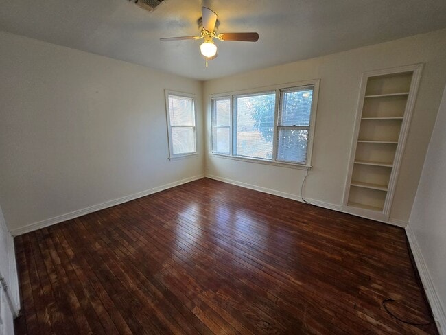 Building Photo - Bungalow style home North Roswell
