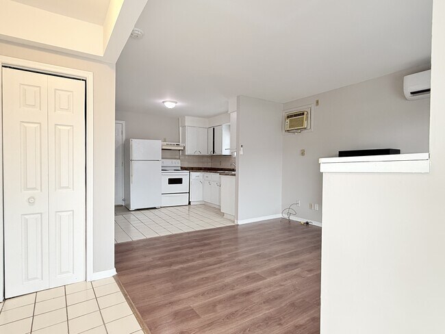 Photo du bâtiment - 2403 Pillette Rd