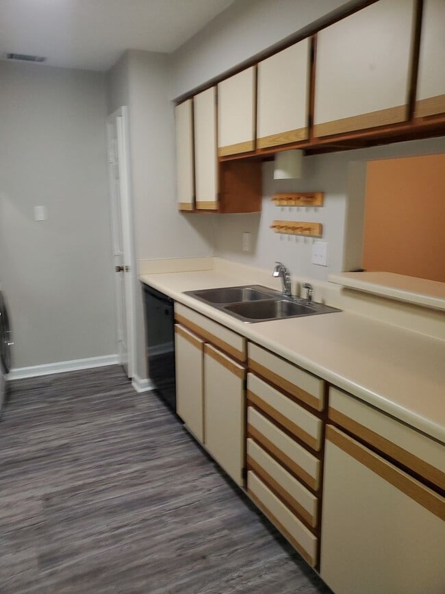 Foto del edificio - 2 Bedroom, 2 Bath Georgetown townhome with Community Pool, Tennis court, and Playground!