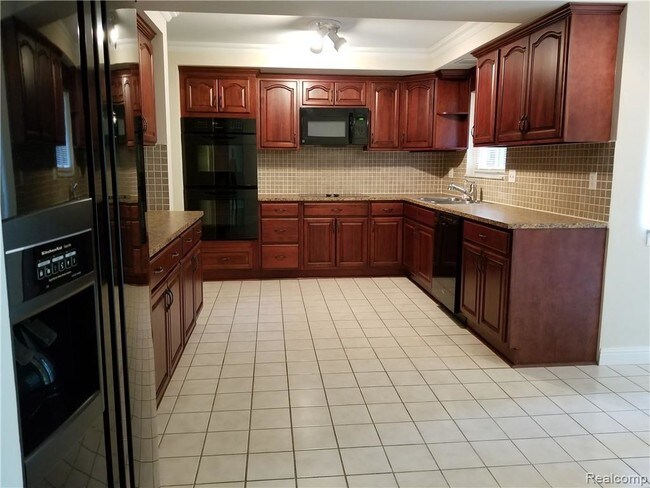 Foto del edificio - 5262 Kellen Ln