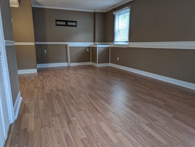 Foto del edificio - 4 Bedroom West End Home - Garage and Fenced Backyard!