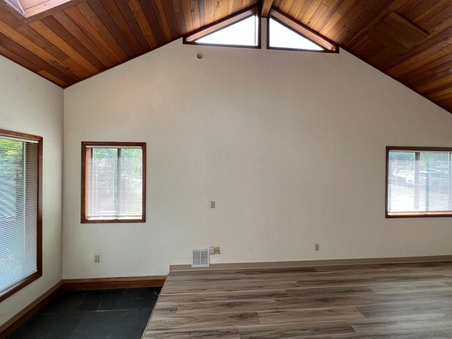 Foto del edificio - Great 3 Bedroom in SE Eugene