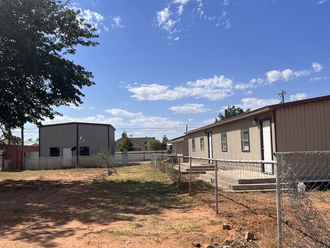 4 units - 113 W Cedar St