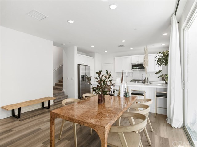 Building Photo - 143 Episode