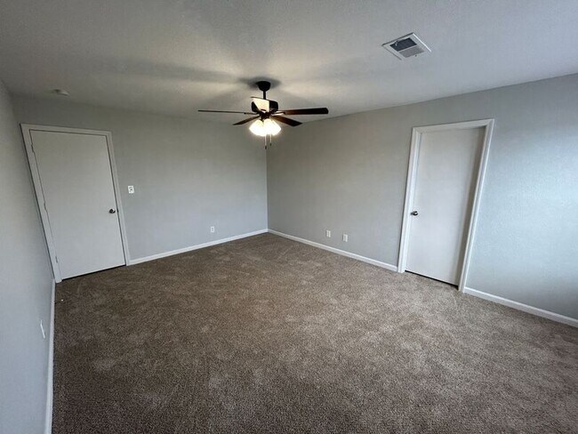 Foto del edificio - 15283 Mill Valley Dr