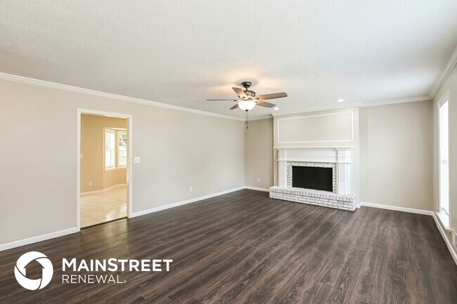 Building Photo - 493 Stonemill Manor