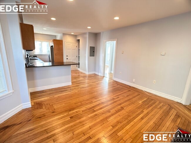 Building Photo - 41 Dracut St