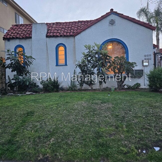 Photo - 831 1/3 N Formosa Ave Apartment
