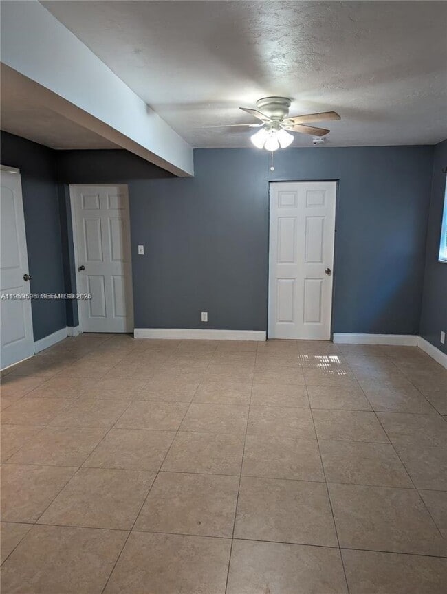 Foto del edificio - 5820 NW 14th Ct