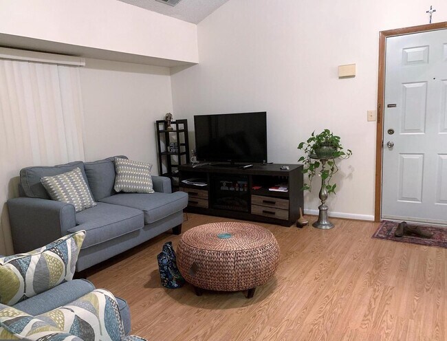 Building Photo - 610 Ravens Crest Dr