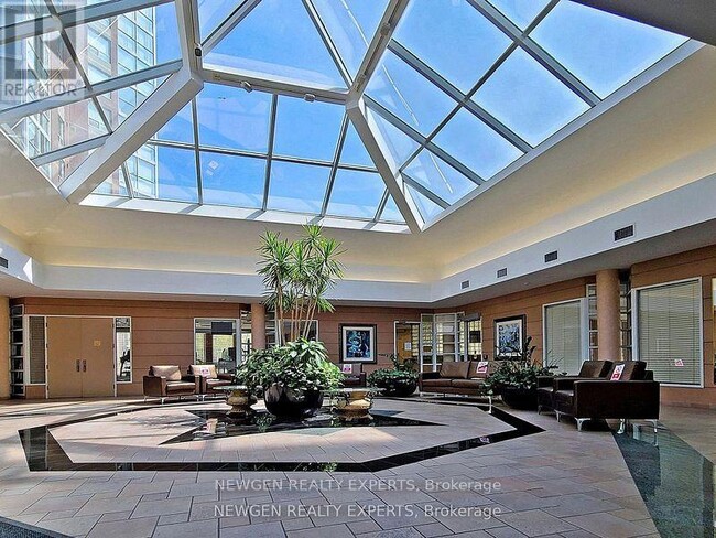 Building Photo - 7 Concorde Pl