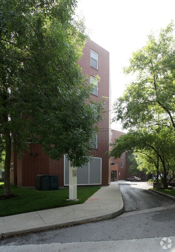 Foto del edificio - 5700 Stony Island Apartments