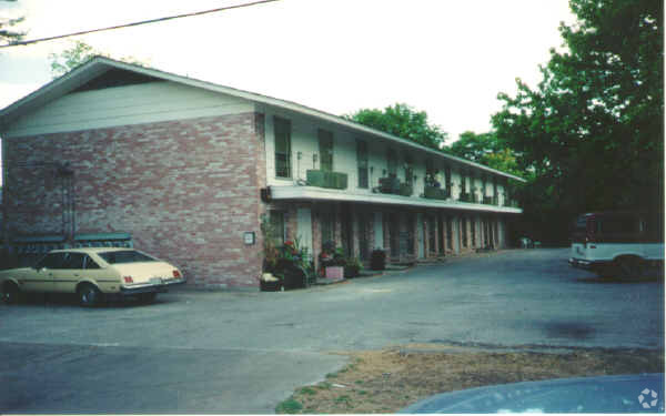 Building Photo - Austin Gateway