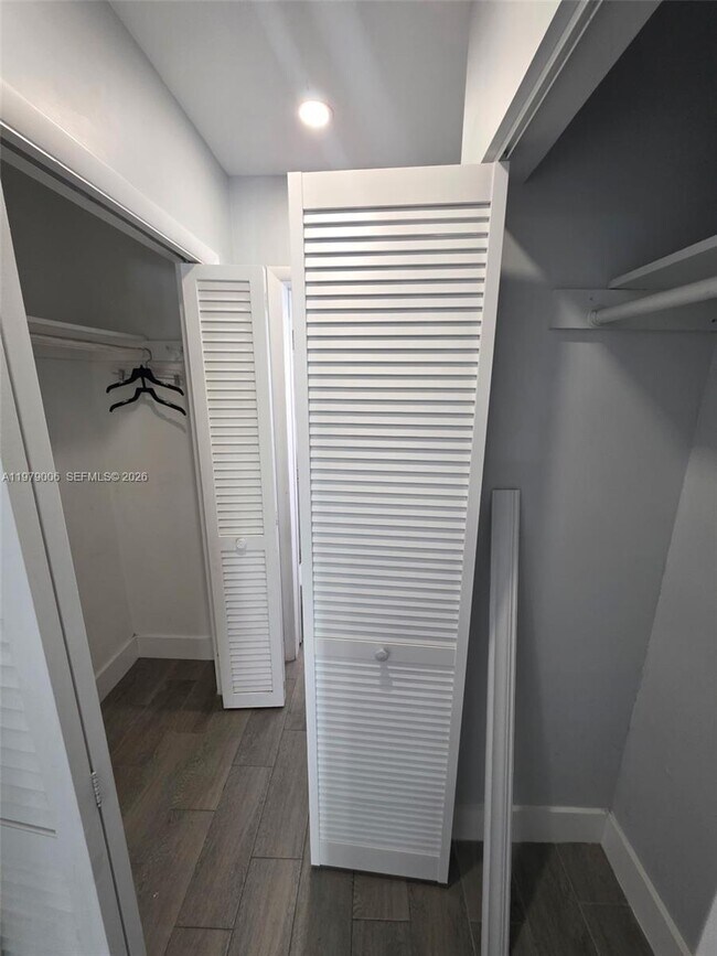 Foto del edificio - 9321 SW 26th St