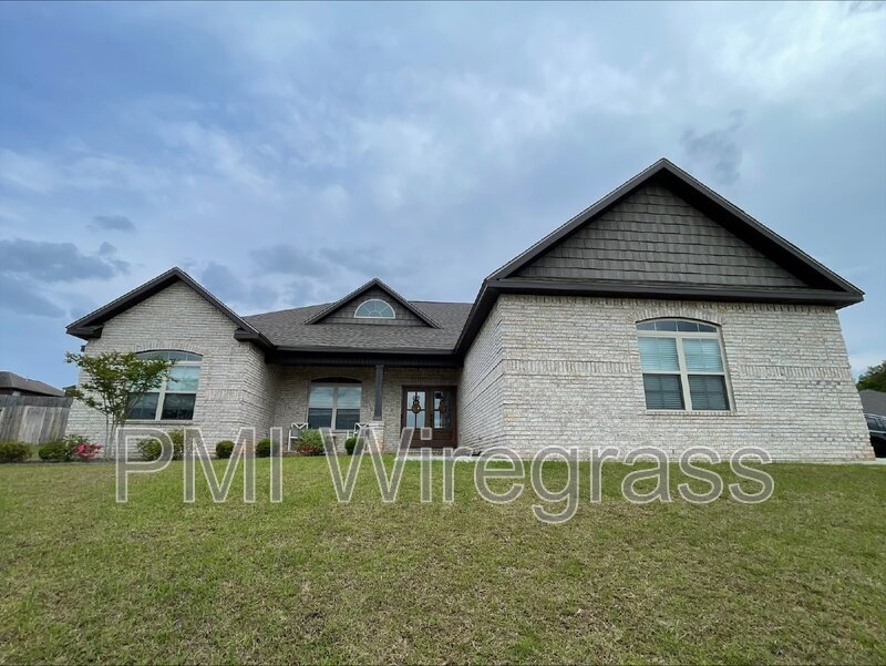 Primary Photo - 117 Crest Hill Dr