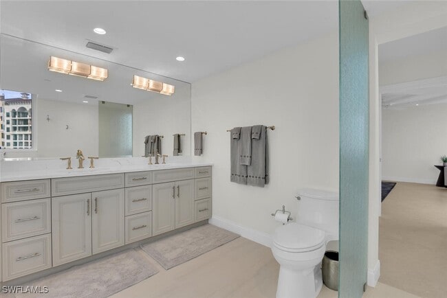 Building Photo - 7515 Pelican Bay Blvd