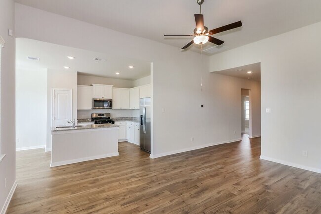 Foto del edificio - 405 Sunny Highlands Dr