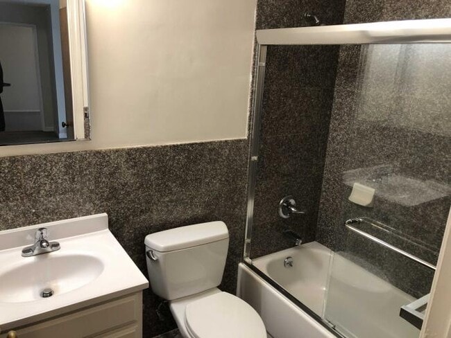 Building Photo - 1 bedroom in San Francisco CA 94118