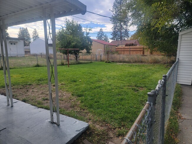 Foto del edificio - Super Cute 2 Bedroom Home In Northwest Spo...