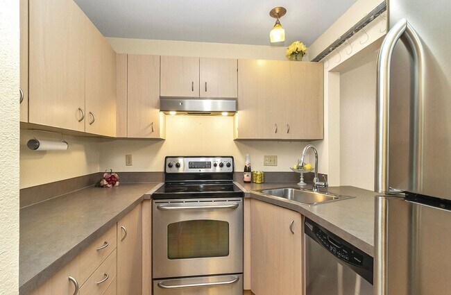 Foto del edificio - Harbour Point Blvd townhome for rent!