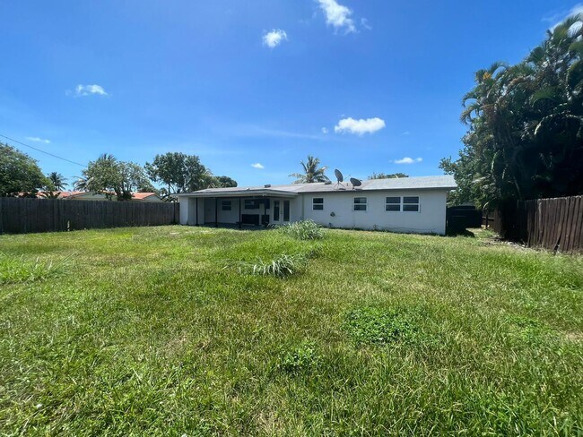 Building Photo - 5071 Palo Verde Pl