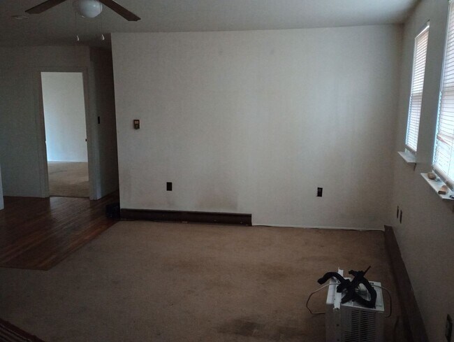 Foto del edificio - 303 S Atlantic Ave E