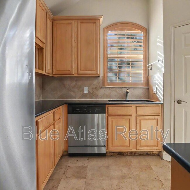 Building Photo - 4905 Canberra Ln