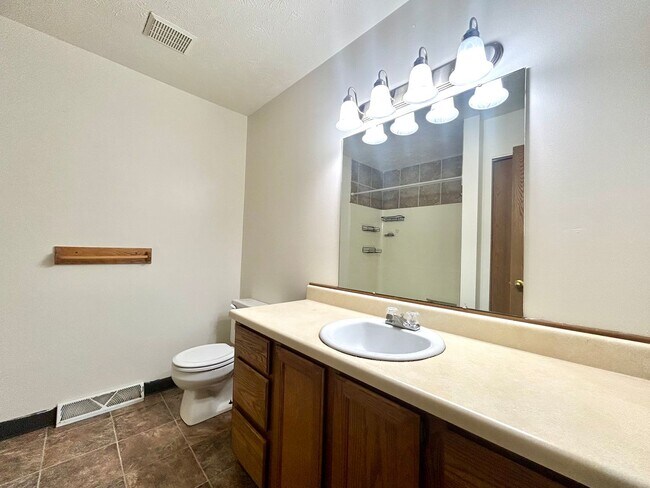 Foto del edificio - Two Bedroom Home in Southwest Grand Rapids