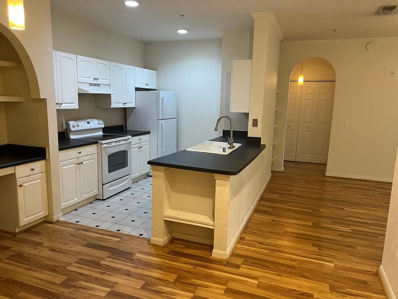 Photo - 860 N Orange Ave