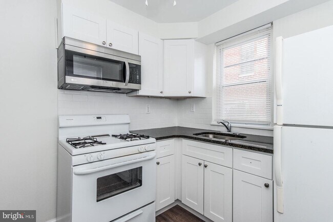 Building Photo - 7934 Gilbert St