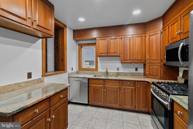 Foto del edificio - 1616 W 16th St