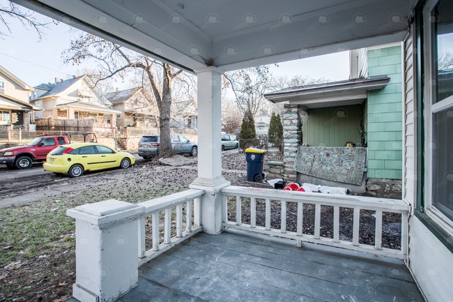 Building Photo - Cozy and Charming Two-Bedroom House with M...