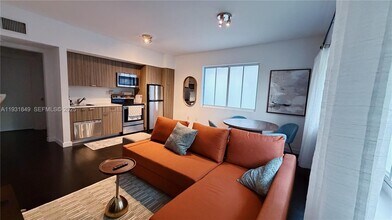 Building Photo - 551 Michigan Ave