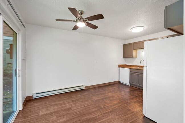 Foto del edificio - 2 bedroom Available! Pet's welcome!