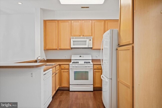 Building Photo - 23094 Fontwell Square