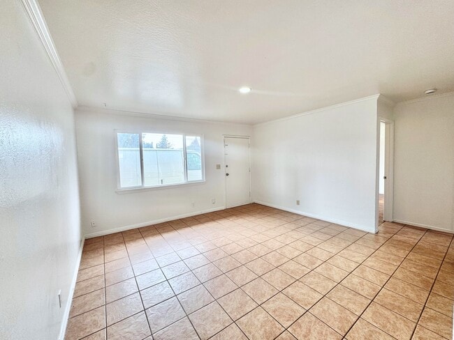 Building Photo - 277 Cherry Way