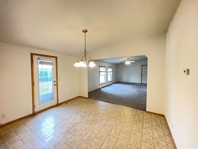 Foto del edificio - 1780 N Pinewood Ct