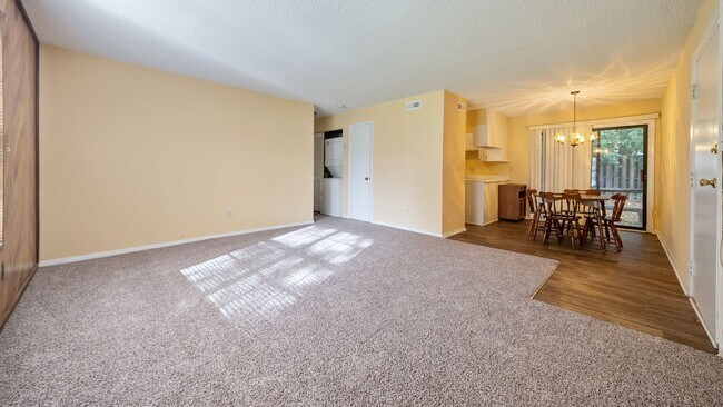 Building Photo - Townhome off Falls of Neuse: Available 6/6