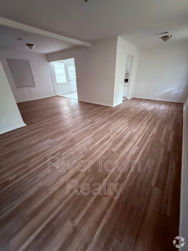 Building Photo - 3602 Suzanne Dr