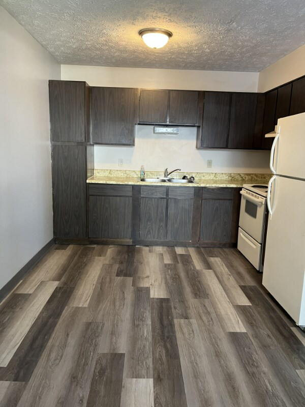 Foto del edificio - 639 E 10th St