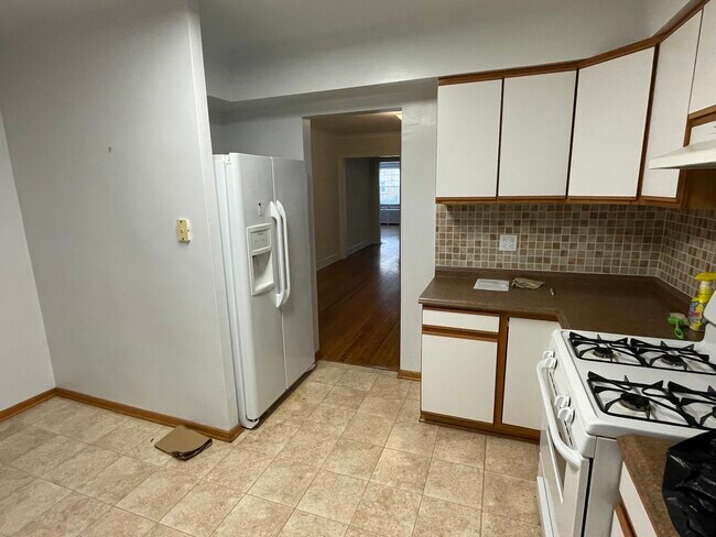 Building Photo - 8209 Knox Ave