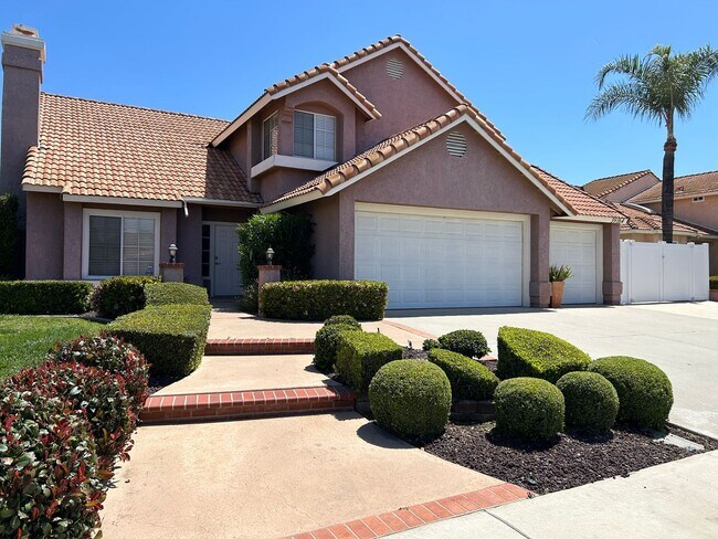 Building Photo - Pool Home with RV Access