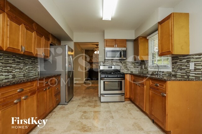 Foto del edificio - 1083 Forest Heights Rd