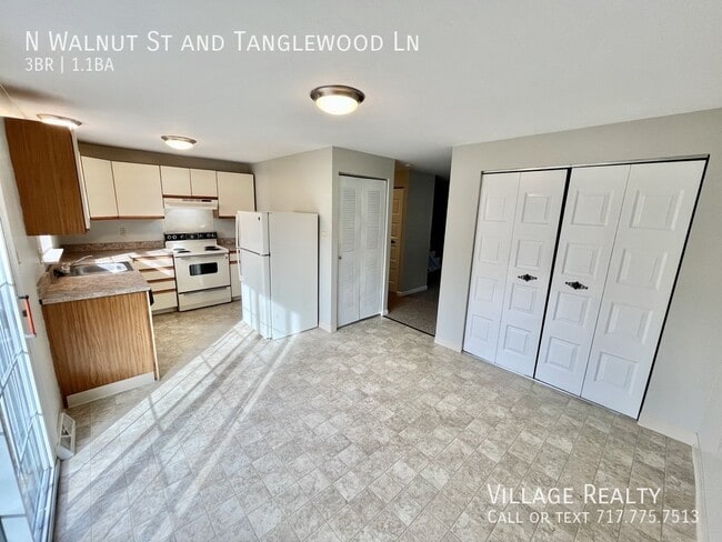 Foto del edificio - 492 N Walnut St